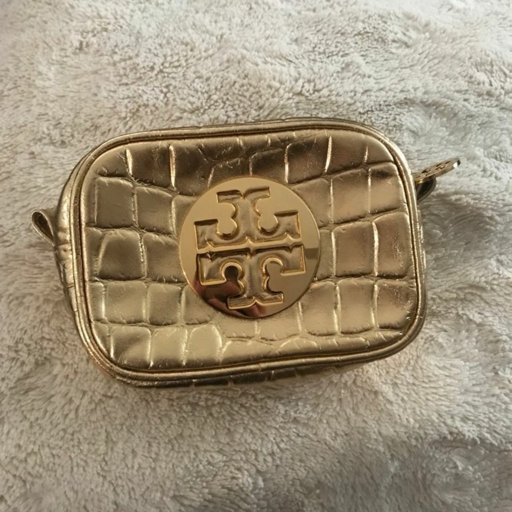 NWOT Gold Tory Burch Makeup Bag